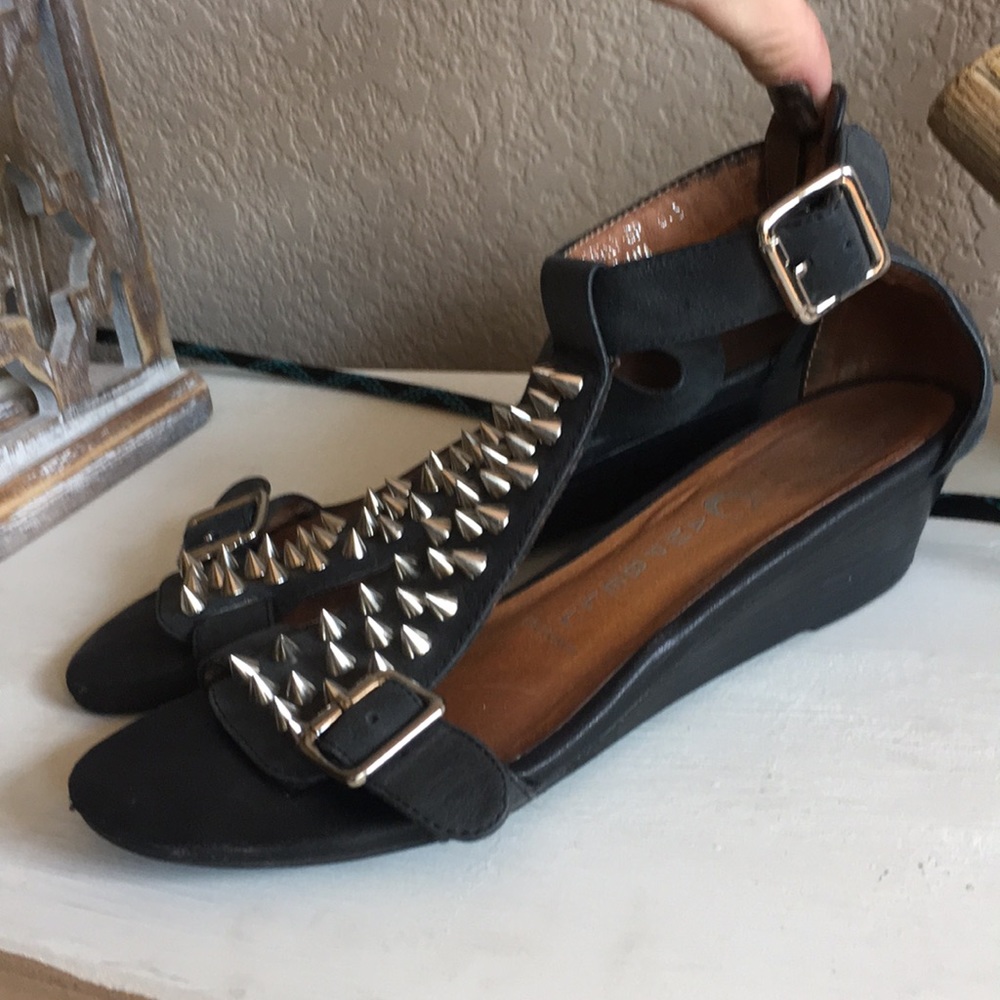 Rare! Jeffrey Campbell spiked wedge sandals